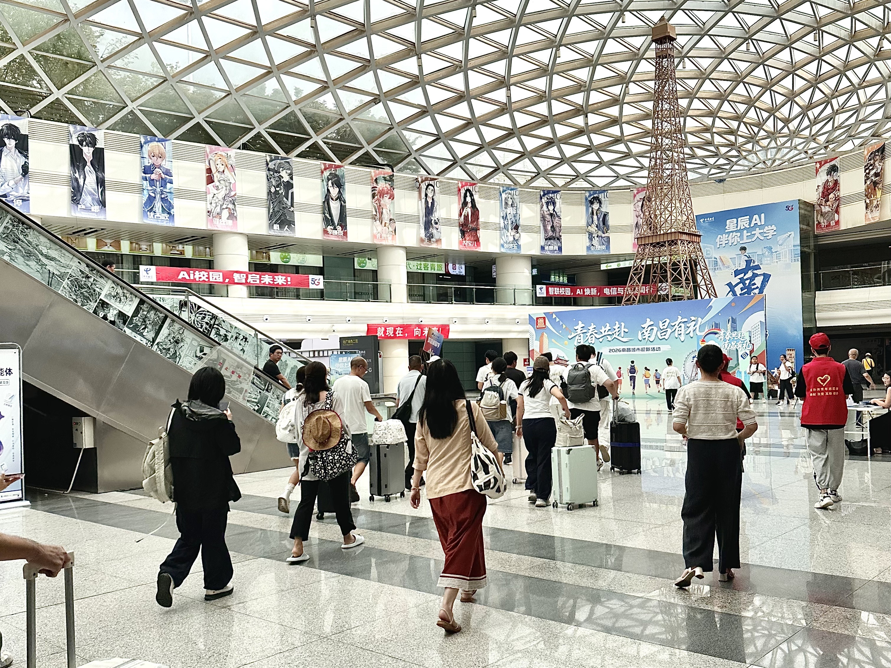 南昌红谷滩“青春第一站”,让新生第一眼爱上这座城