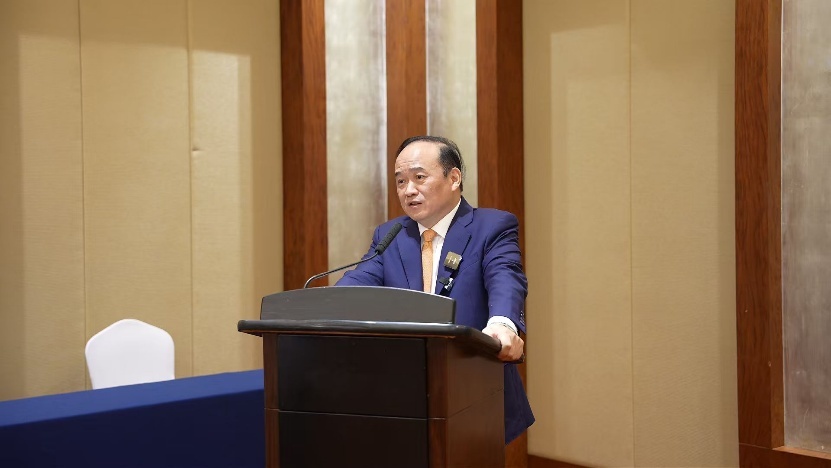 图为8月26日兰世立在媒体说明会现场