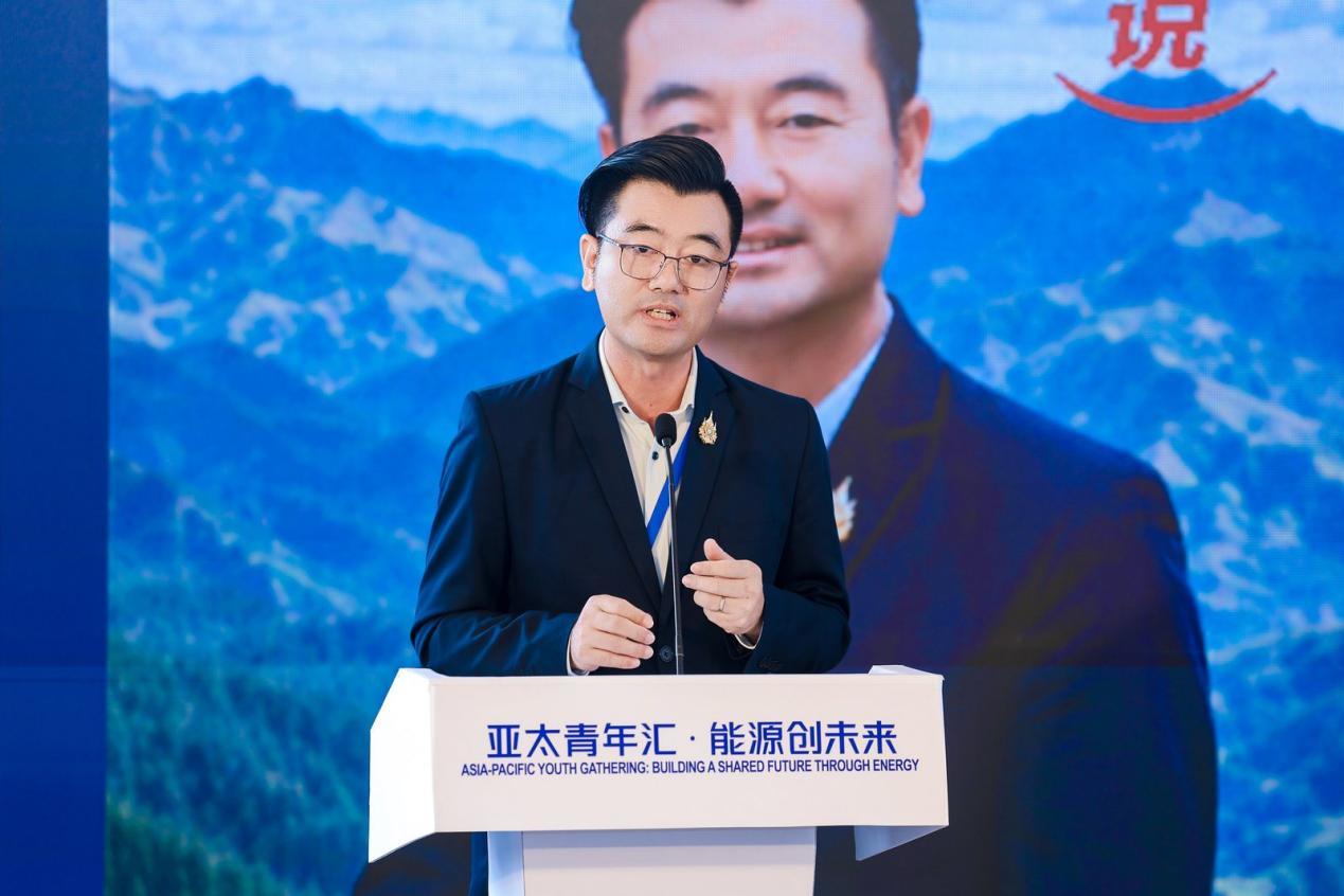 威伦·披差翁帕迪作分享