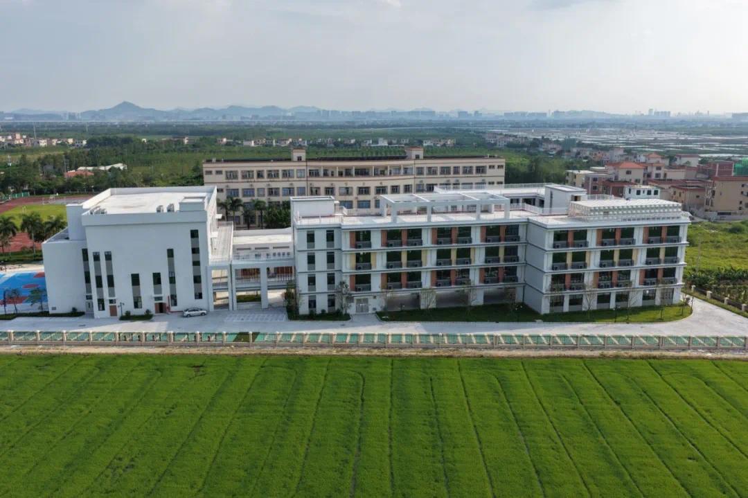 民众中心小学迁建校舍。