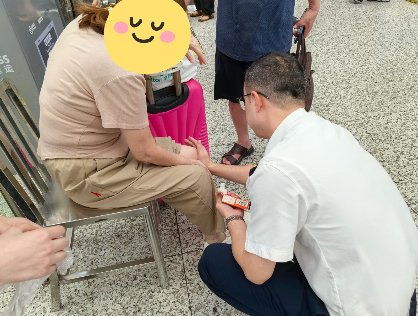 深圳北站:暑运暖心服务不打烊