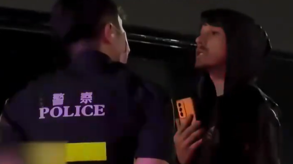 外国游客用中文教育台警察：台湾不是国家！你是中国人！
