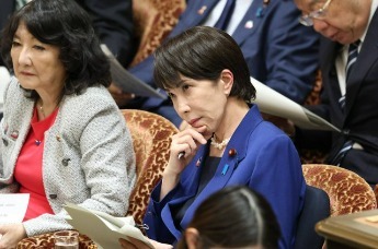 高市早苗称不忍杀死蟑螂