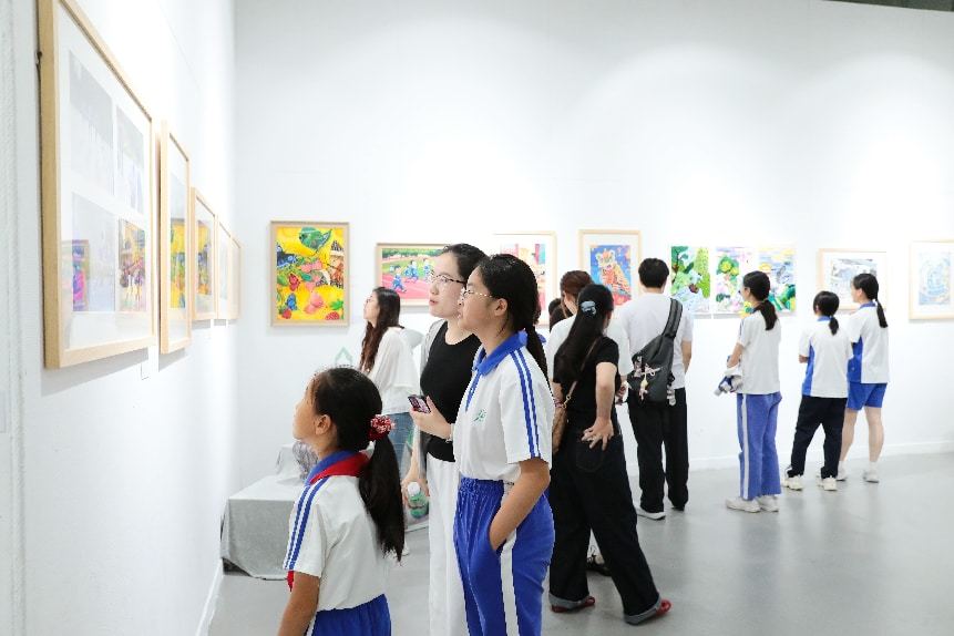 艺术作品展(彭斐摄)
