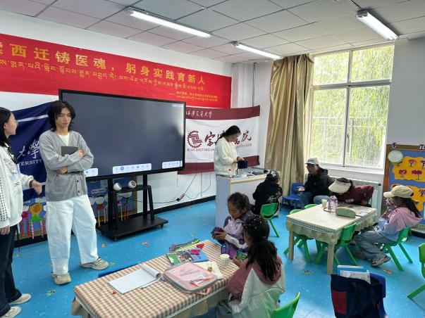 团队开展的“医教融合”医学科普教育课堂