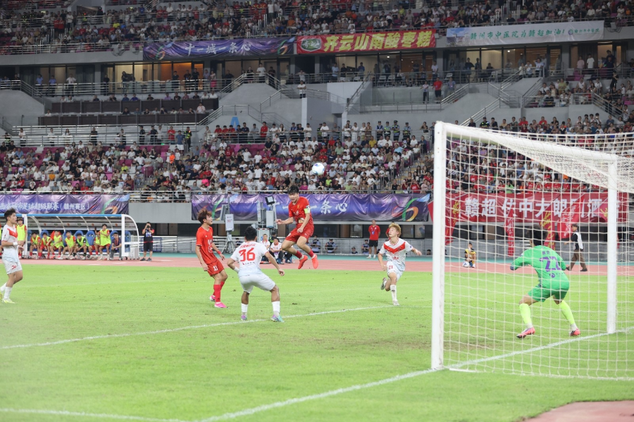 南昌队门将魏丞表现神勇。