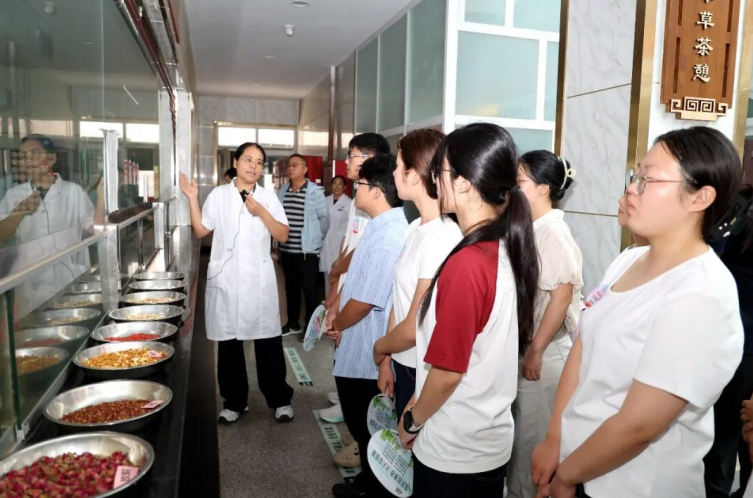 宁晋县中西医结合医院开展大学生暑期中医药社会实践活动