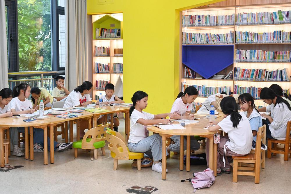 宜春：书香消暑（图）