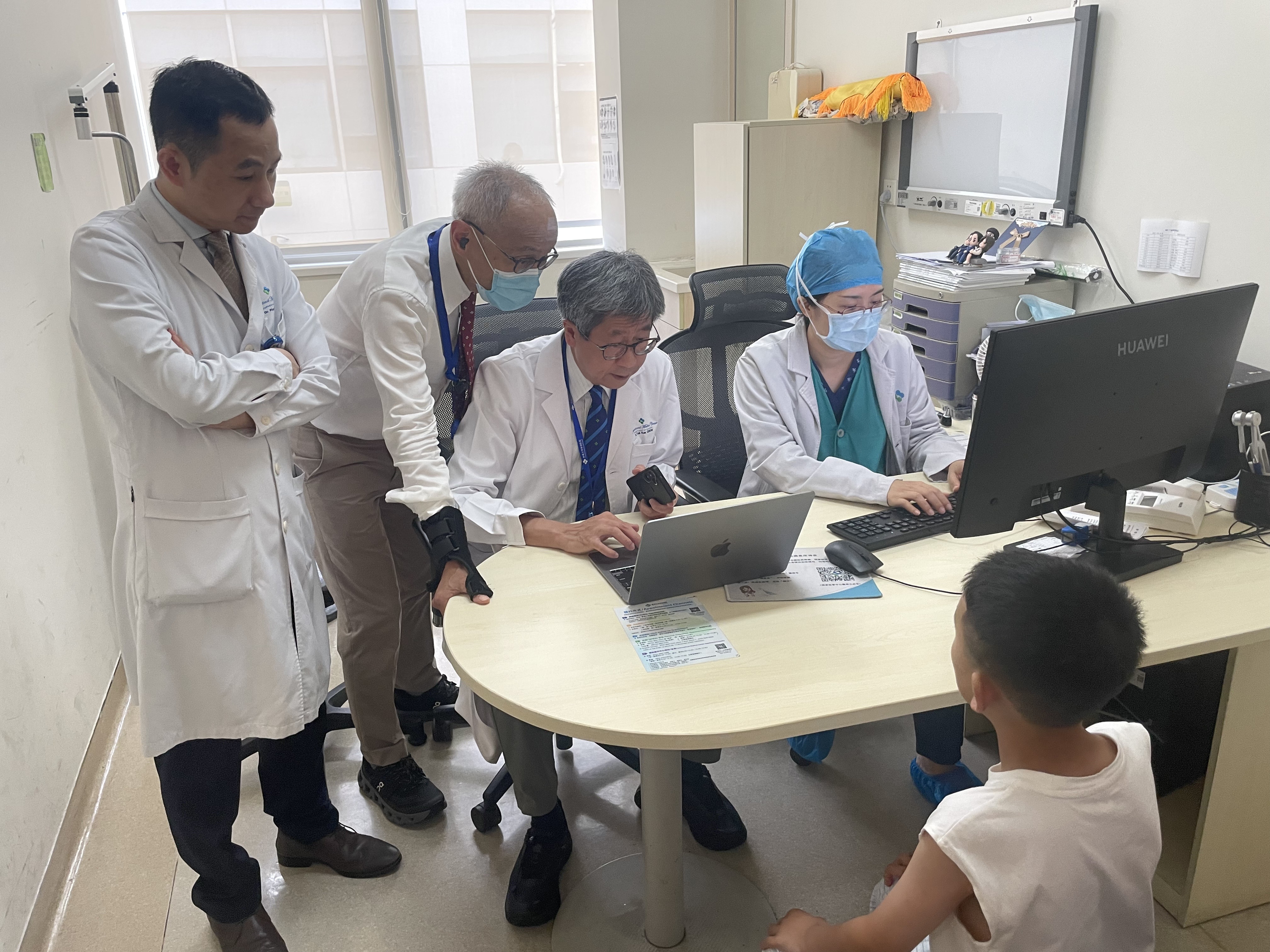 从高原到深圳,一场跨越九年的“微笑接力” 青海唇腭裂患儿来深接受多学科团队序列治疗