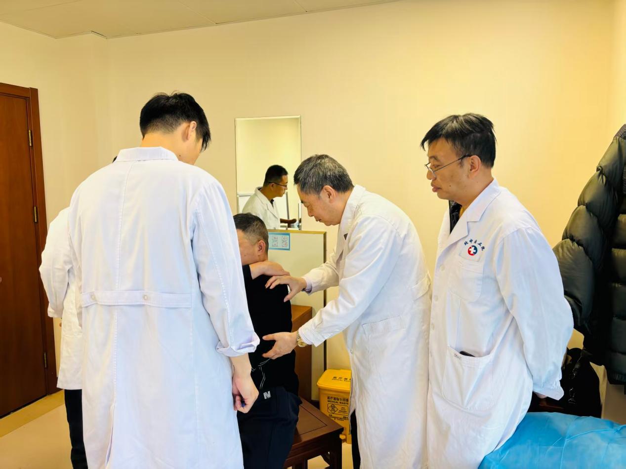 在师父王庆甫教授身边跟诊学习
