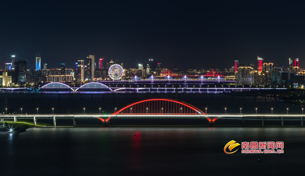 南昌：夜色璀璨（图）