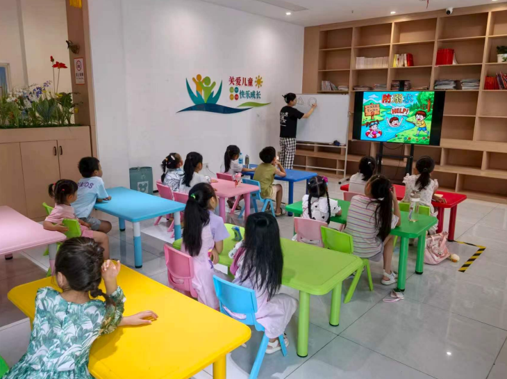 南昌红谷滩“鸿鹄少年文明实践营”点亮孩子多彩假期