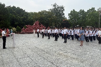 赓续红色血脉 厚植桑梓情怀！“春夏秋冬 相约海丰——海丰伴我上大学”活动在红宫红场举行