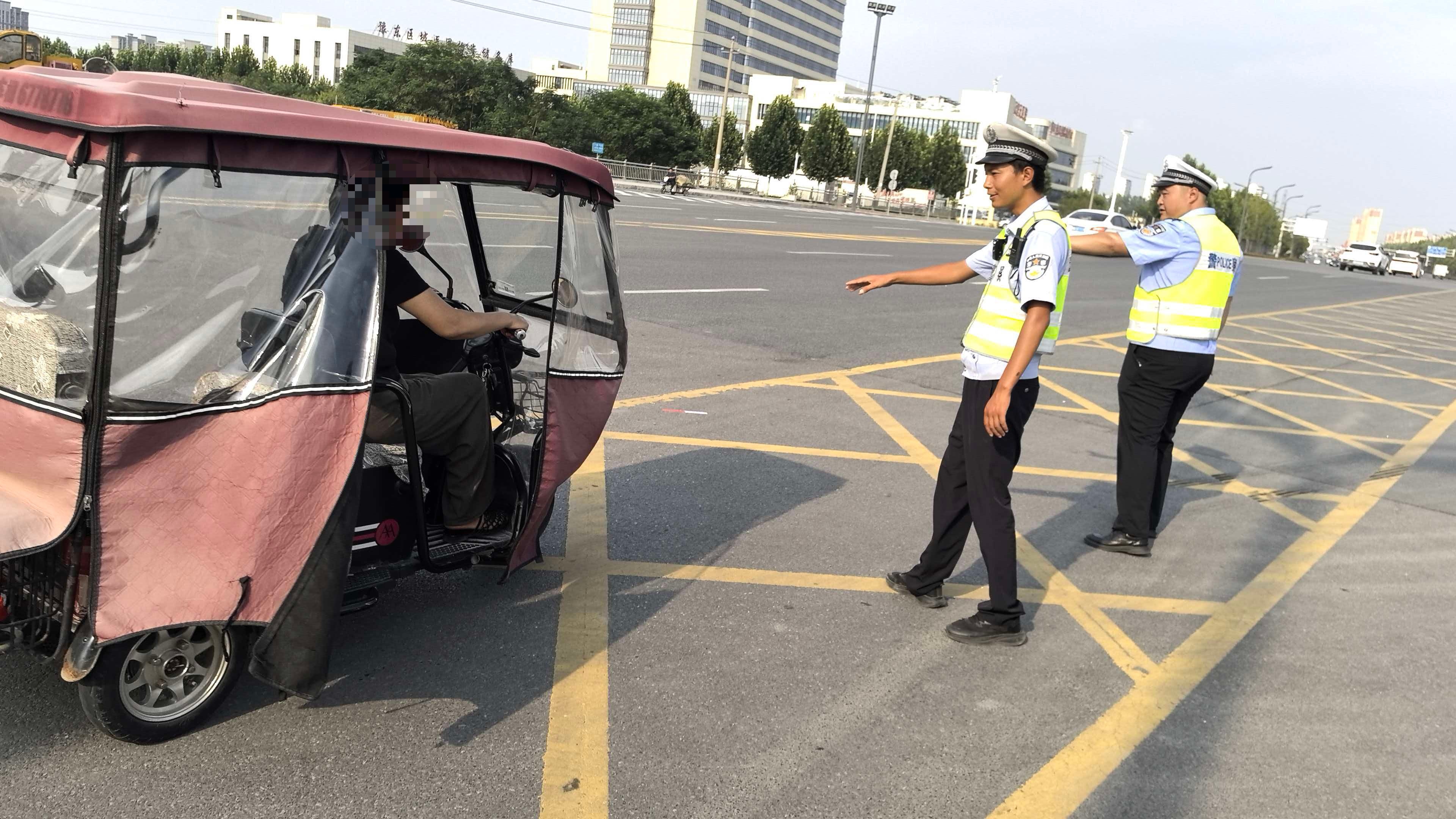 商丘交警提前做好秋季开学前交通安全管理工作