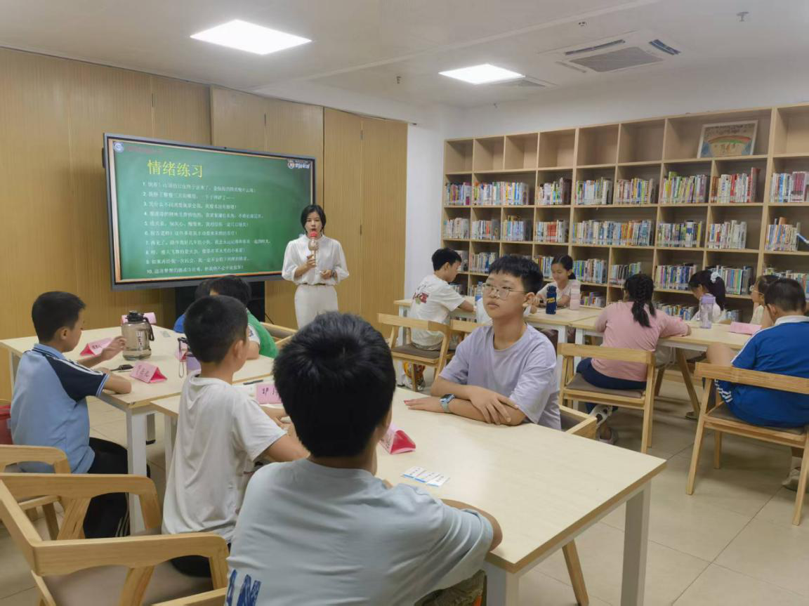 开口有光&middot;少年有范 ——西乡街道固兴社区演讲口才小组结课