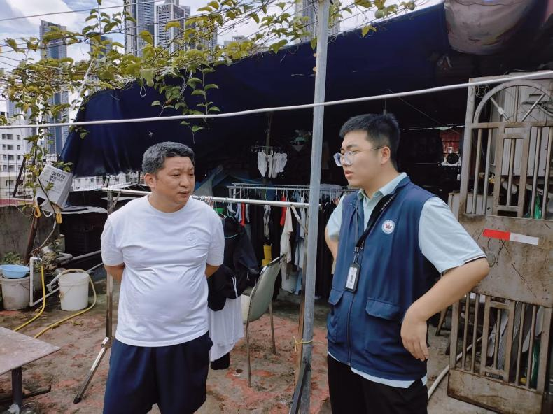 蜜蜂蛰人引投诉,星河街社区网格员普法整改