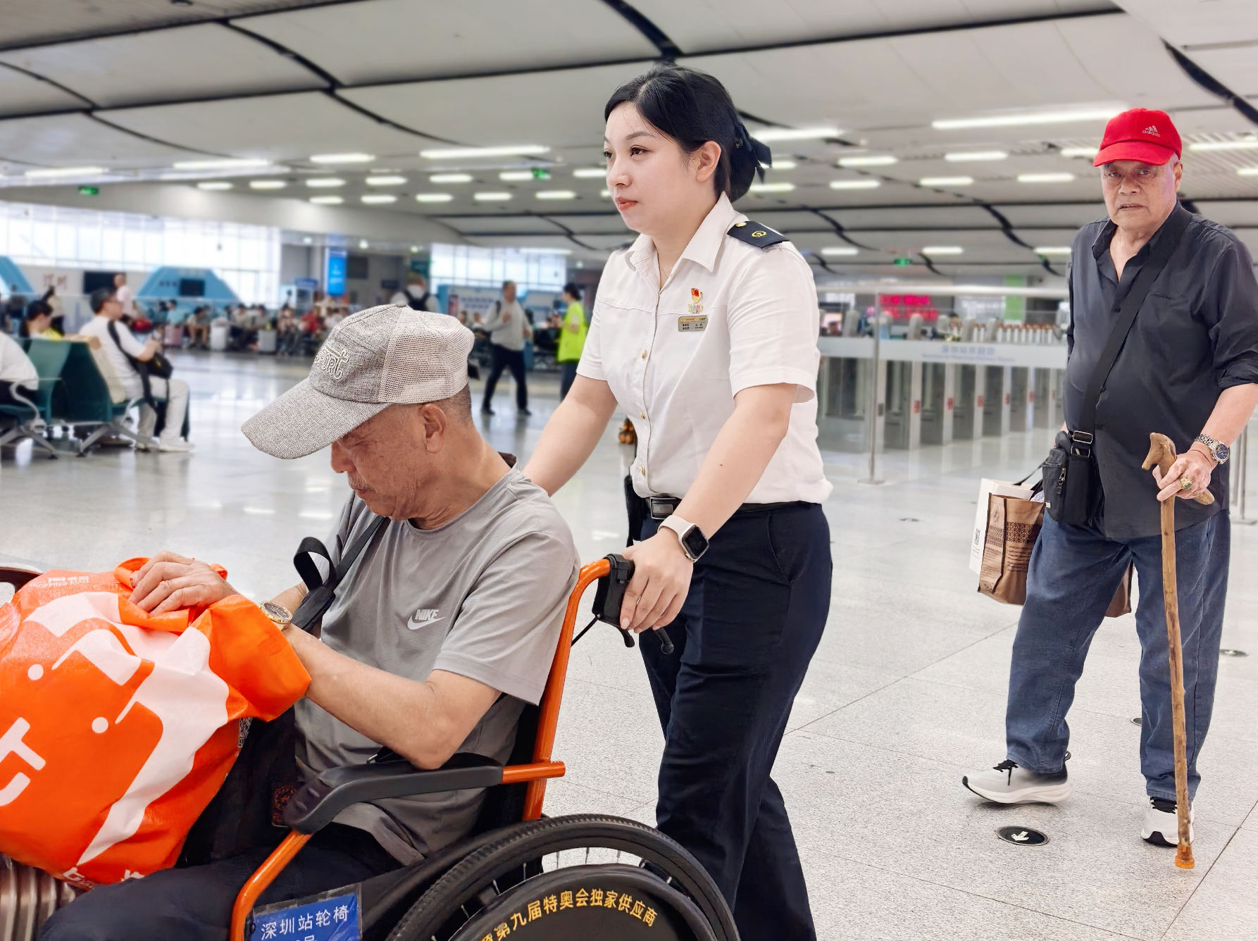 深圳站:京九动脉连深港,枢纽服务暖双城