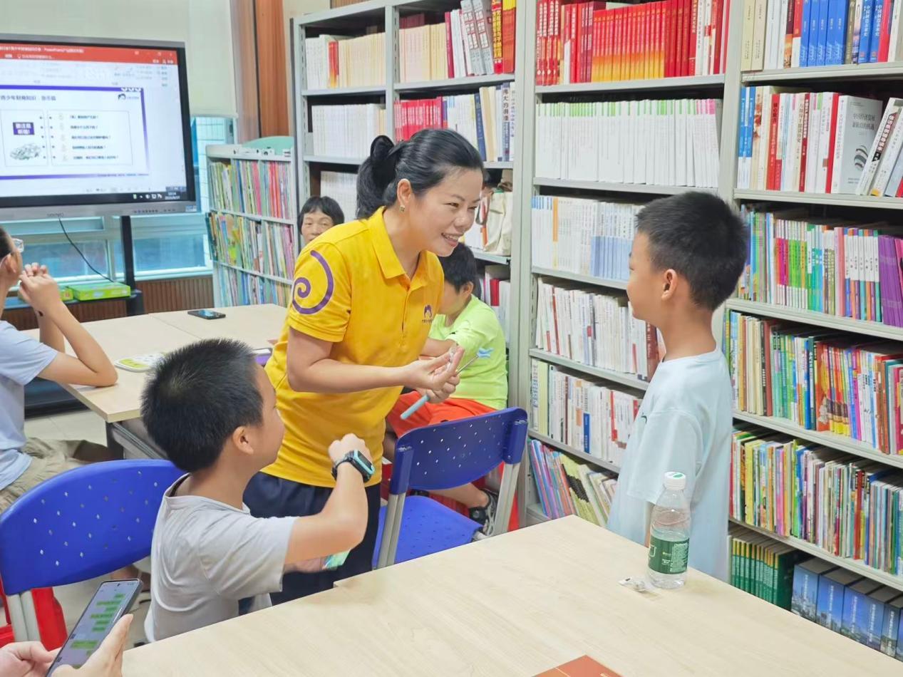 本次课程采用“认知启蒙—观念塑造—能力培养—实践落地—学以致用”的教学模式，在普及财商知识的同时，依托小组互动协作，锻炼青少年沟通互助能力，实现财商素养与社交能力双向提升。