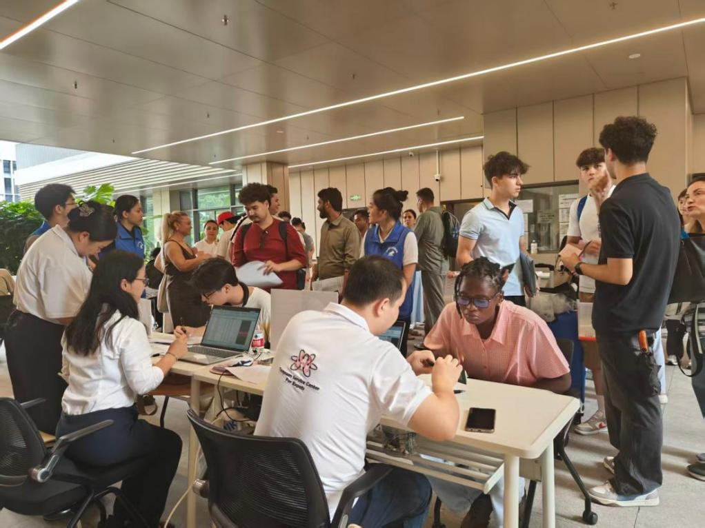 “Welcome to 深圳!”大学城三校迎新收官,近千名国际新生已就位