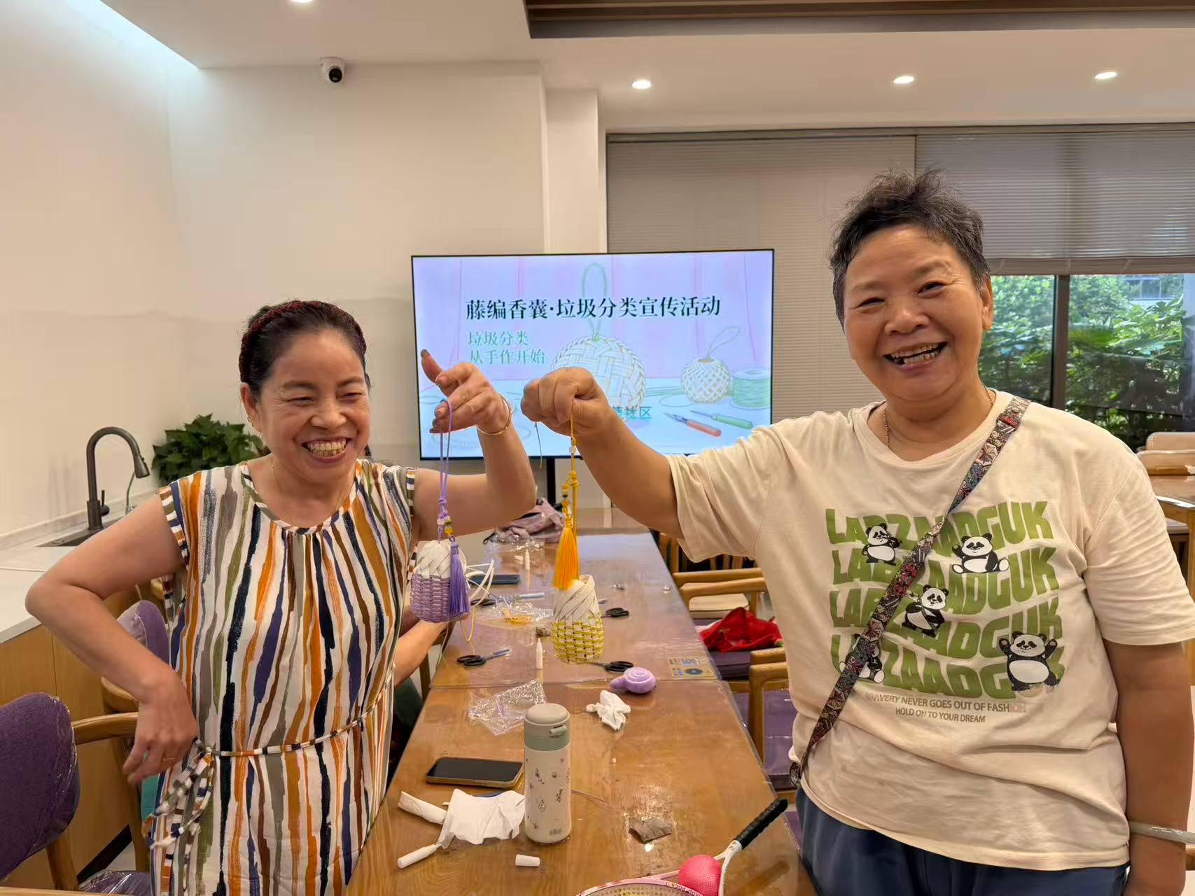 藤编香囊DIY：把垃圾分类编进夏日香气里