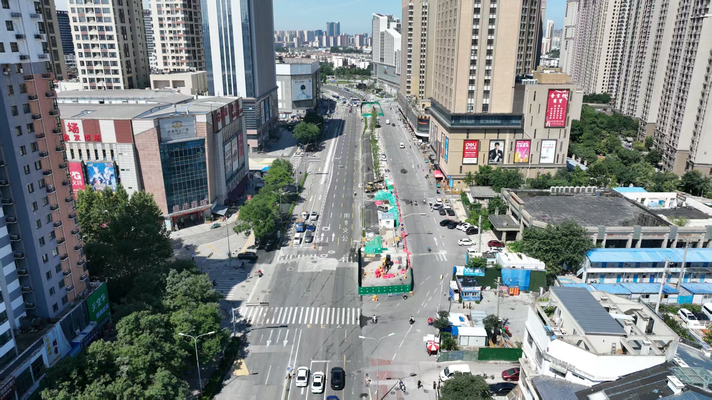 >>西市场站围挡拆除前