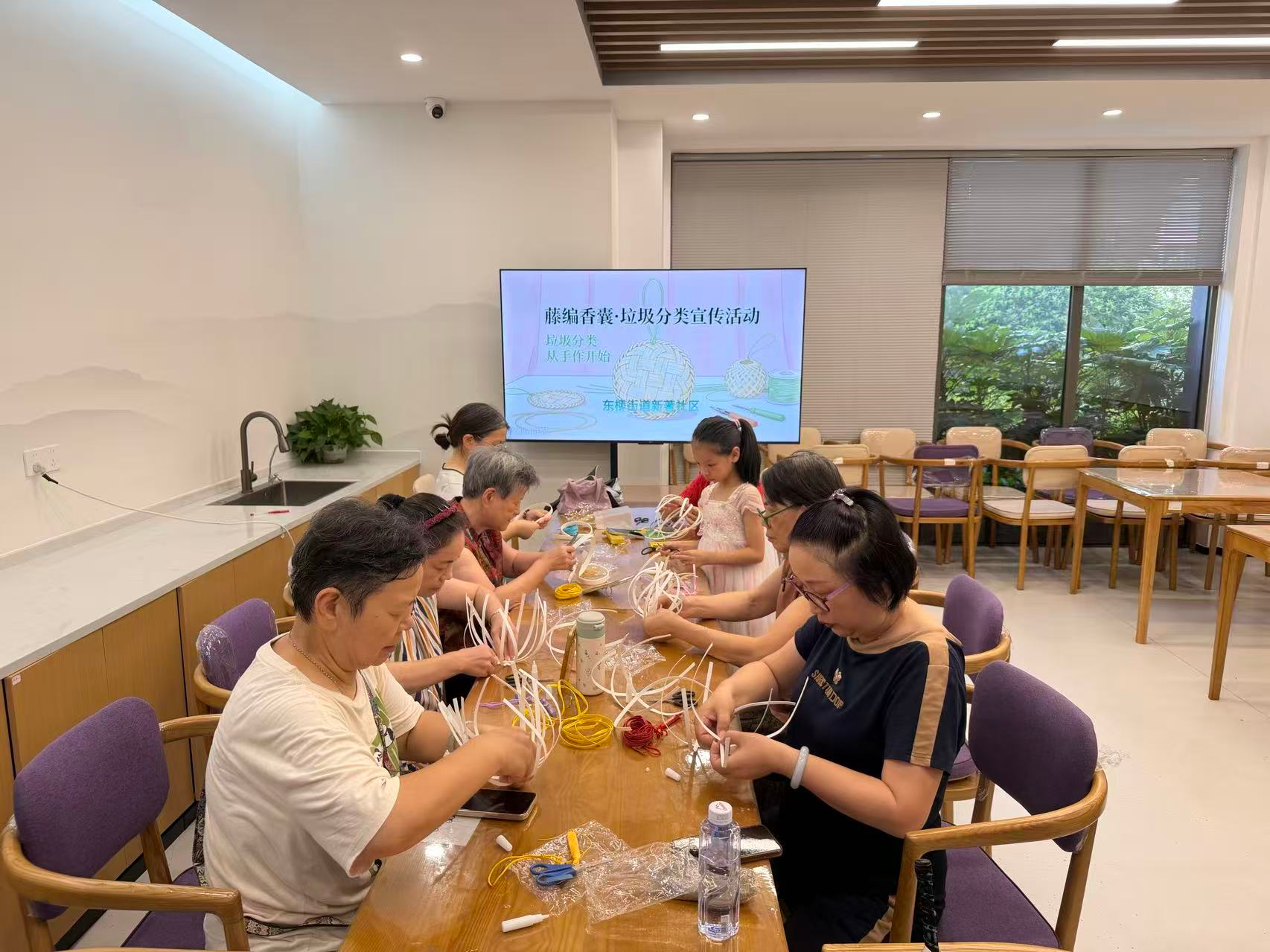 藤编香囊DIY：把垃圾分类编进夏日香气里