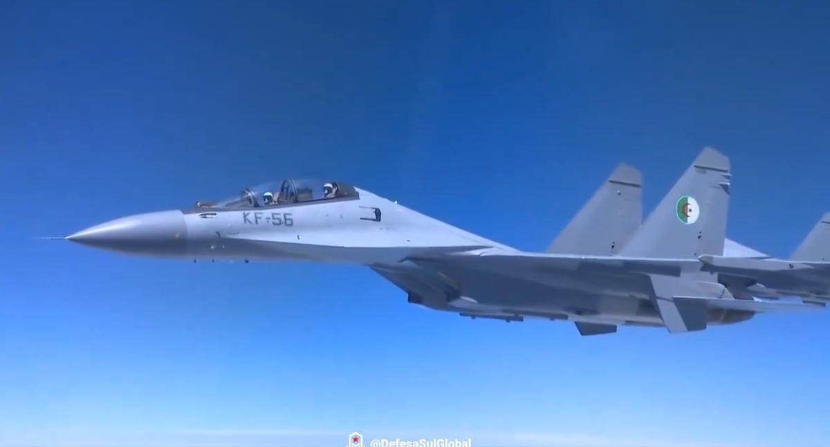 【仅从航电与空战武备来看,苏-30MKA相比法军原装“阵风”,存在约半代的差距】