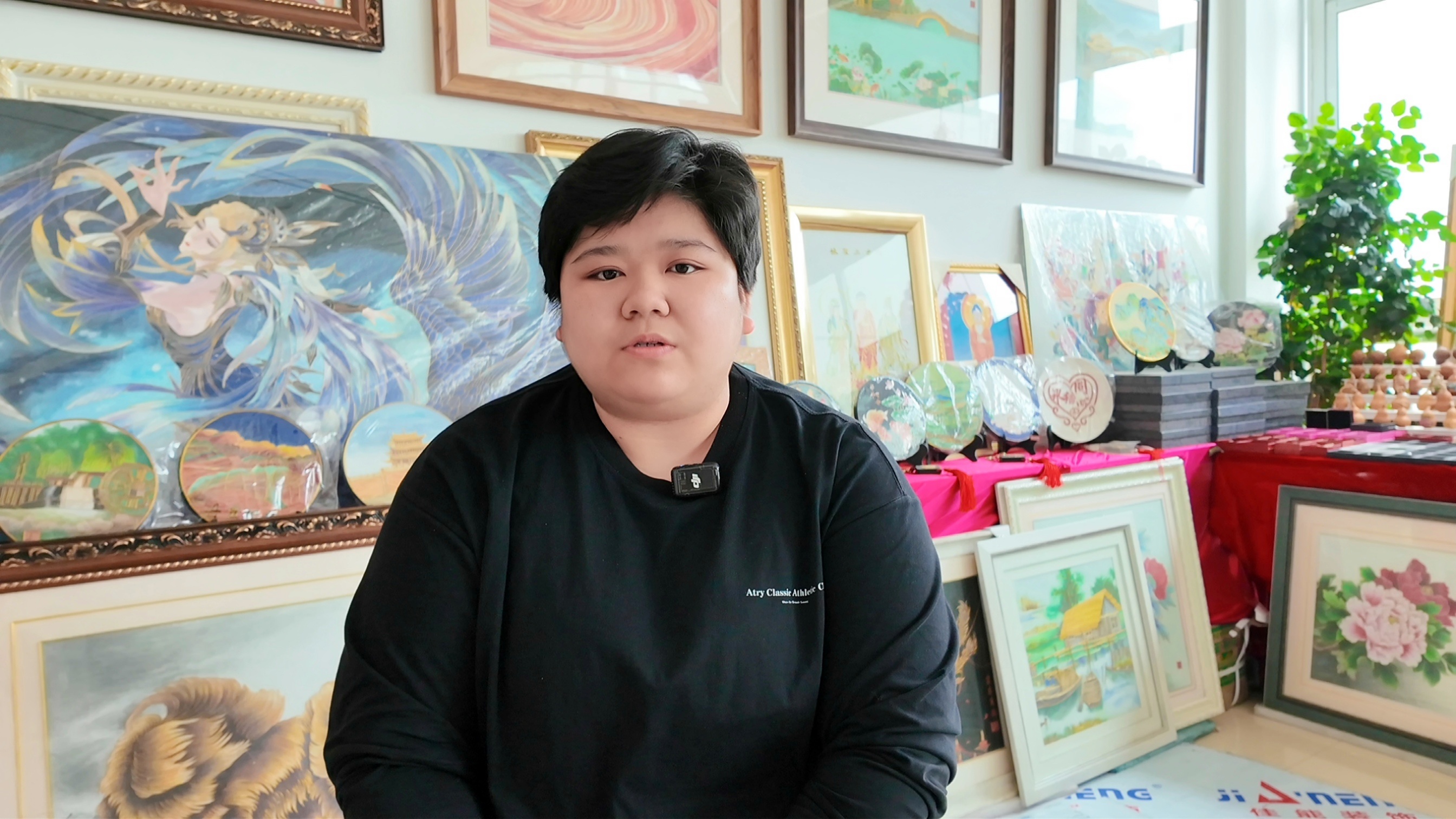丁歆雅讲述如何与非遗掐丝珐琅结缘