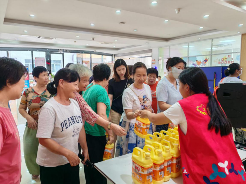 关爱女性健康，西乡街道河西社区联合庄边社康送上科普“大餐”