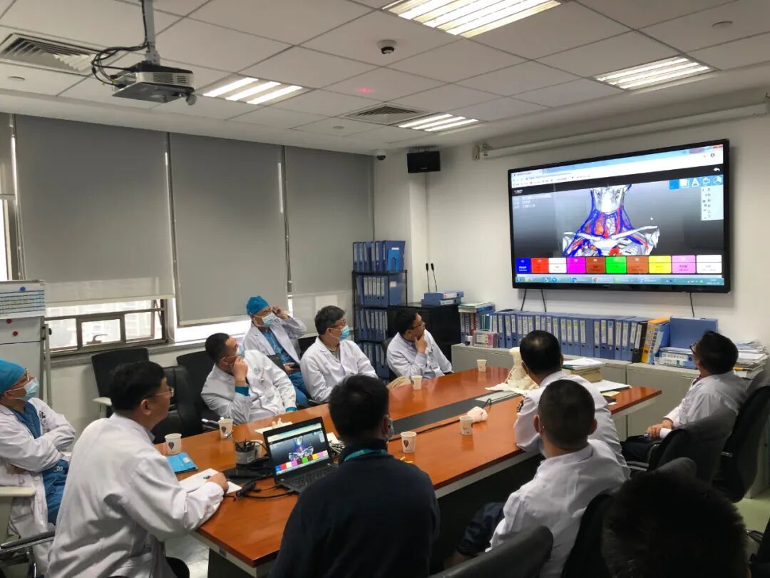 图:组织了十几个科室的专家全院大会诊