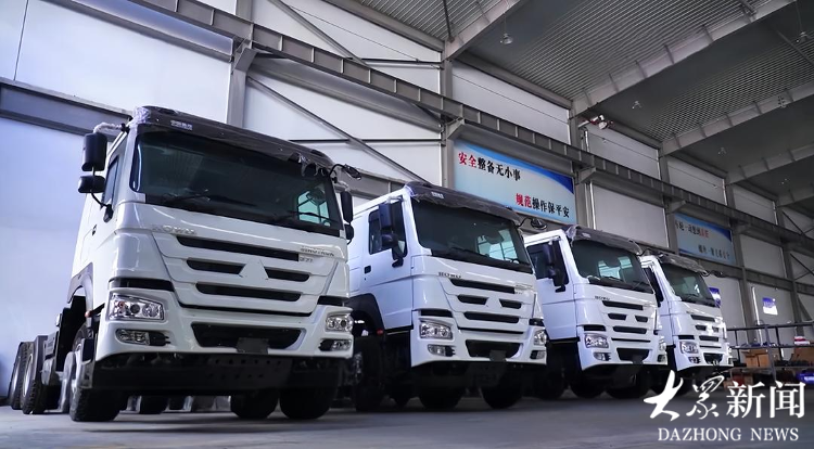 图为武城县准备出口的二手车