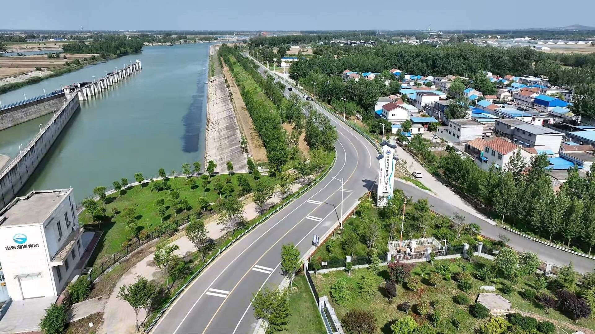 台儿庄区高雄路(夏冰 摄)