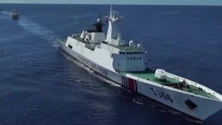 专治菲律宾流氓挑衅，中国海警常态化巡航黄岩岛，“王道”与“霸道”双管齐下