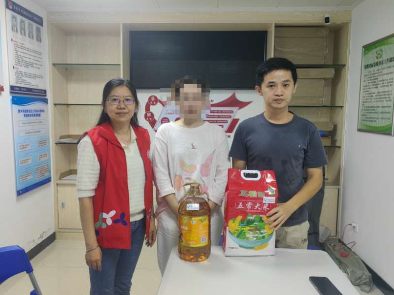 西乡街道盐田社区走访精神障碍康复者家庭，传递温暖与关怀