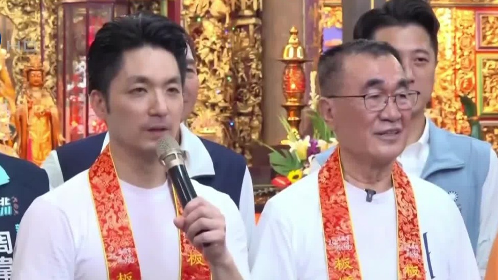 蒋万安李四川合体扫街，为选举拉抬声势