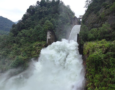 泰和县：水库泄洪腾库保安全度汛