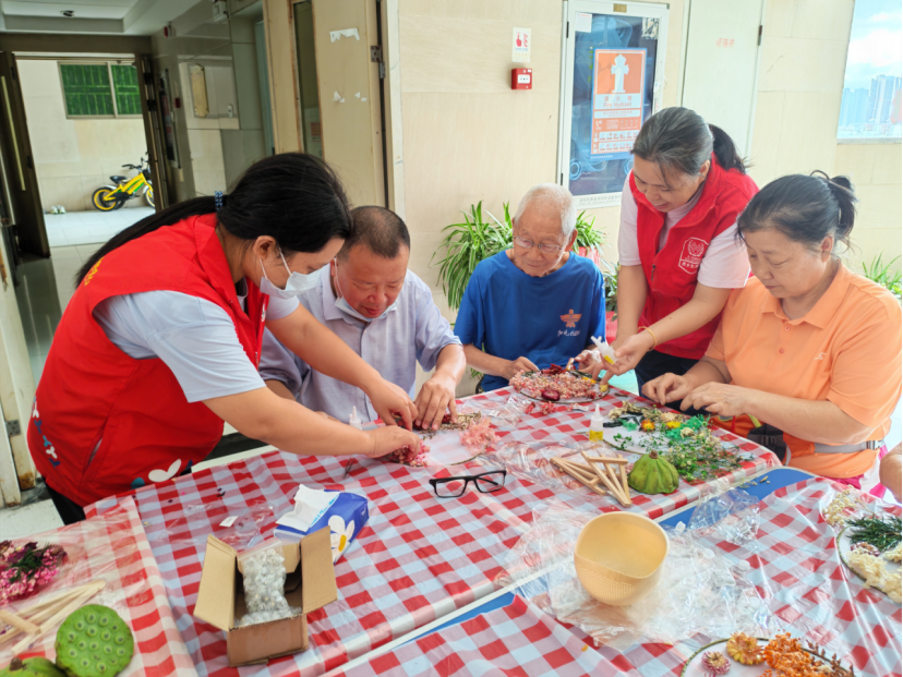 饺香伴暮，温情入户——河东社区高龄老人关爱系列活动