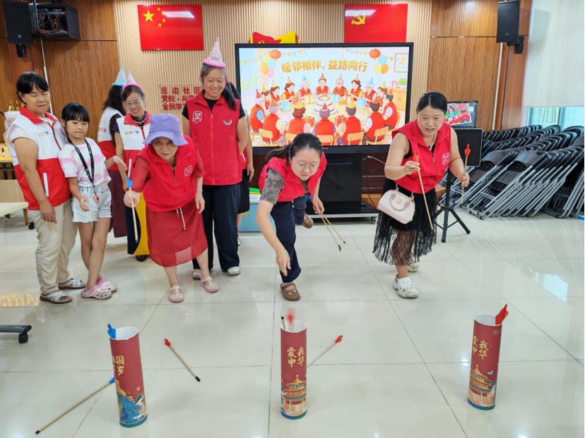 以温暖促凝聚 庄边社区志愿者集体生日会让“志愿红”更有温度