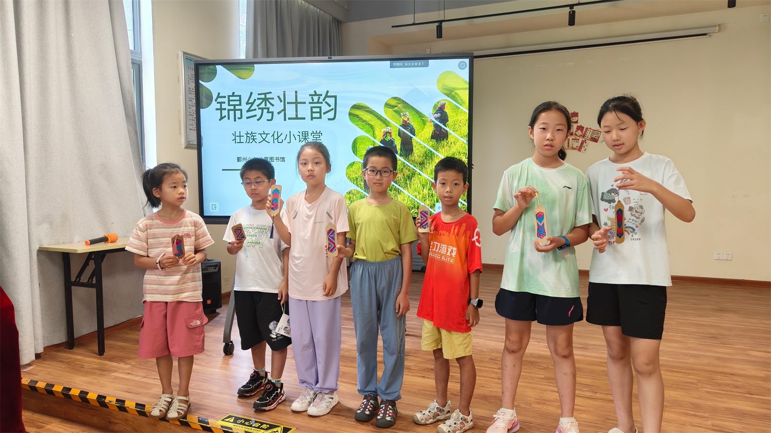 旧布新颜,指尖生花——香囊、书签手工实践活动