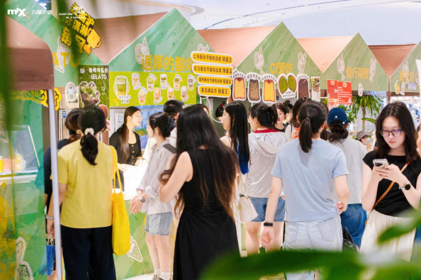 首店排长龙、首展引客来!红谷滩“四首经济”联动发力 点燃商圈消费新活力