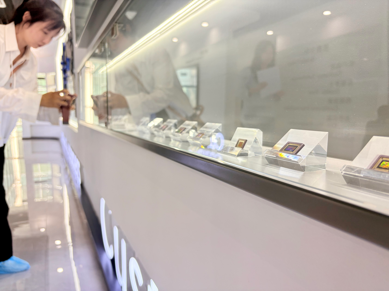 由长光辰芯自研的图像传感器