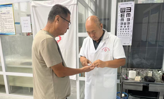 宁晋县麒麟社区开展老年健康义诊便民活动