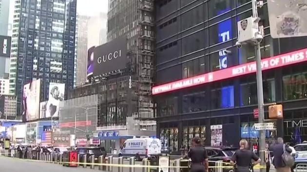 纽约时报广场发生持刀行凶事件