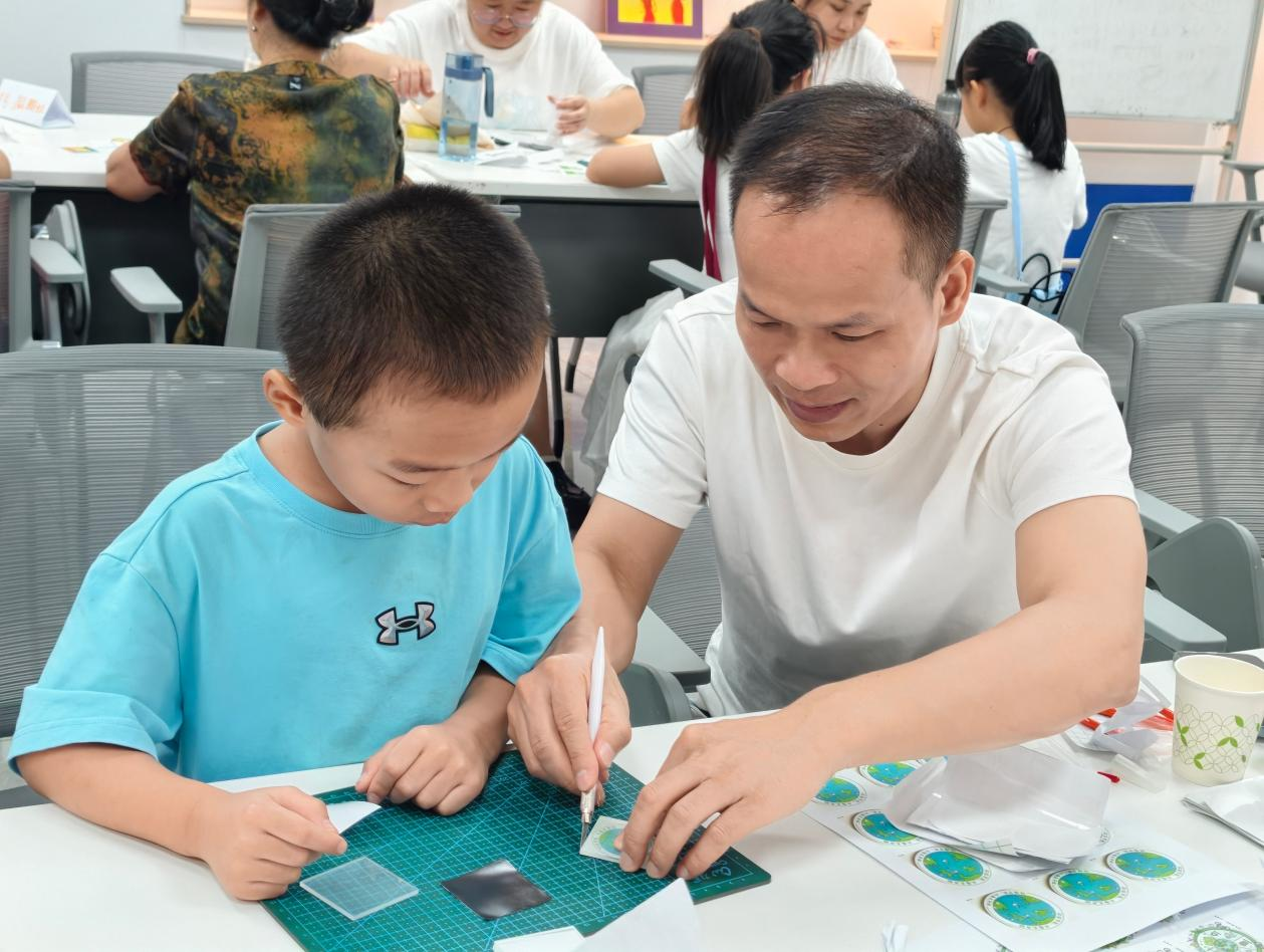 绿色行动派：当环保遇见亲子时光——劳动社区亲子成长小组