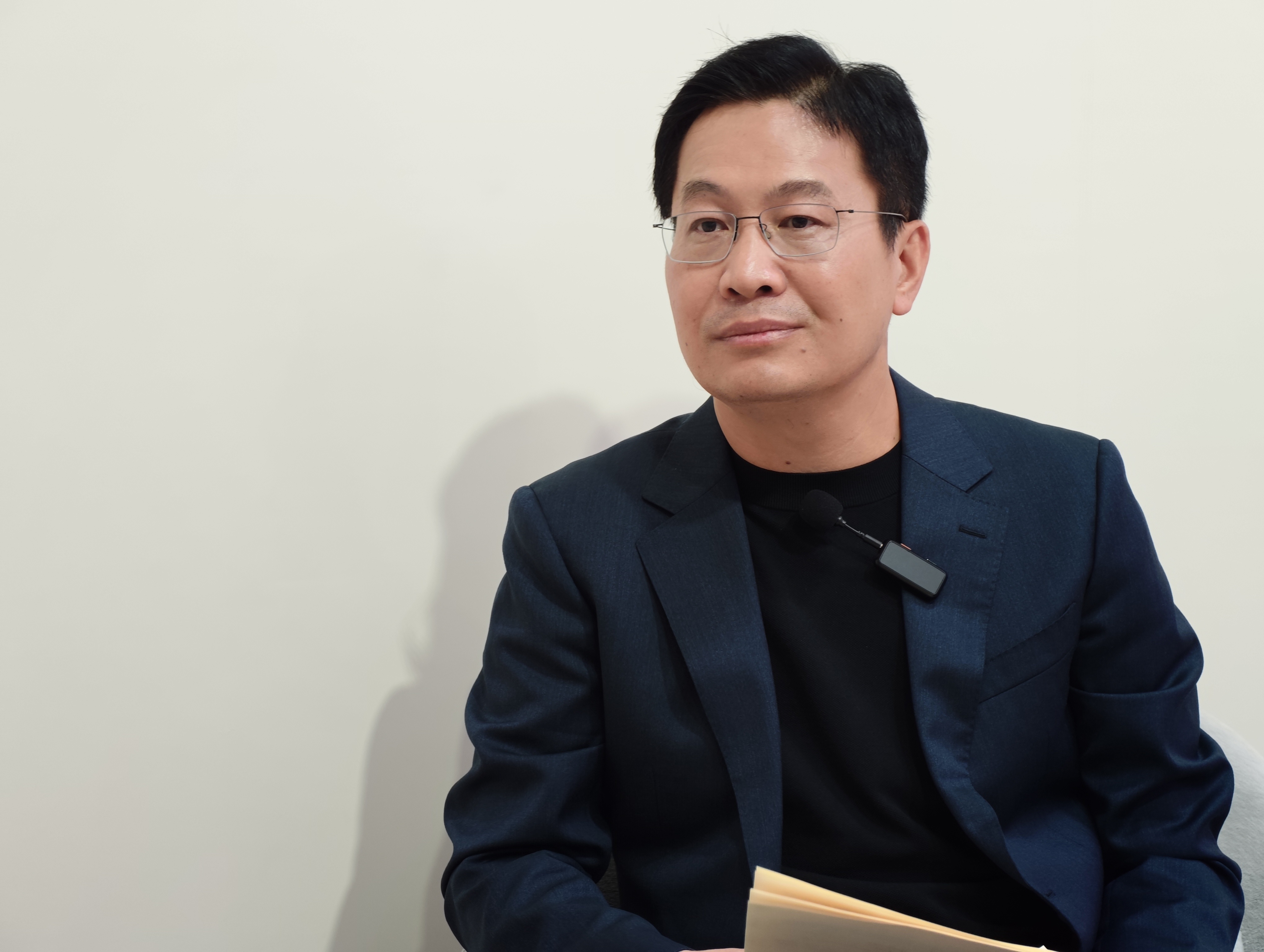 对话卢伟冰：小米汽车为何敢闯欧洲？答案藏在过去十年