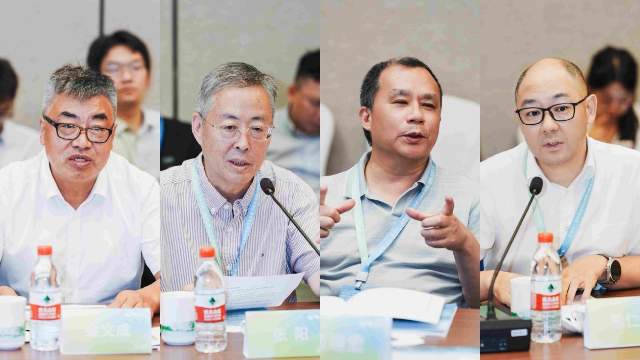 从左到右,分别为金文成主任、张阳教授 、 陈晓宏教授、熊仁树副总经济师