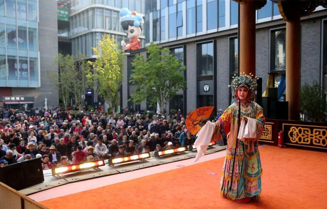 易俗社文化街区的秦腔表演