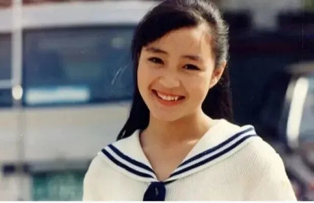 56岁“韩国李小冉”又火了:这逆天细腰大长腿,P都不敢这么P! 56岁“韩国李小冉”又火了:这逆天细腰大长腿,P都不敢这么P!