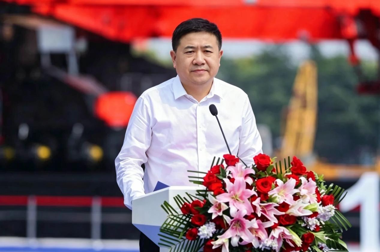 全球首台最大吨级环轨式起重机下线：中国吊装新高度，为客户创造新价值