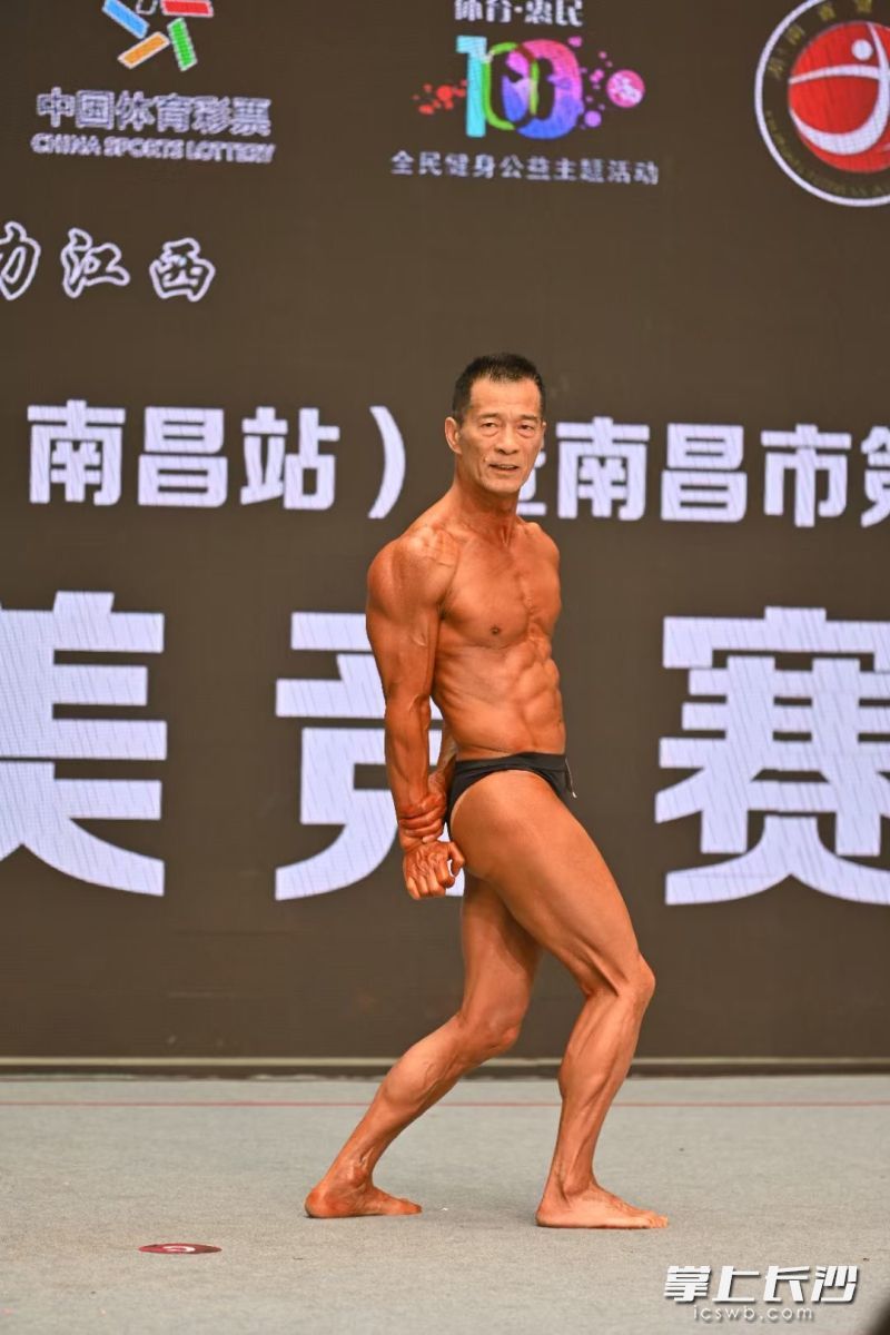从2018年58岁首次参赛至今，他已斩获多个奖项。